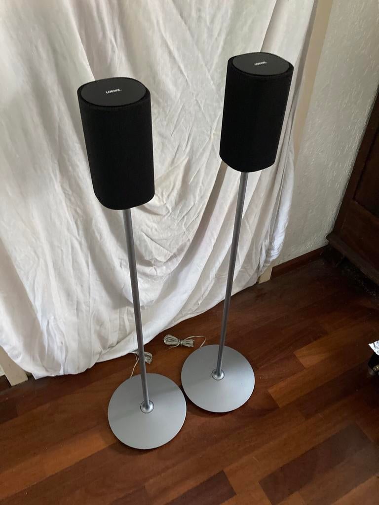 Loewe Klang 1 speakers en Loewe floorstands, Audio, Tv en Foto, Luidsprekers, Zo goed als nieuw, Minder dan 60 watt, Front, Rear of Stereo speakers