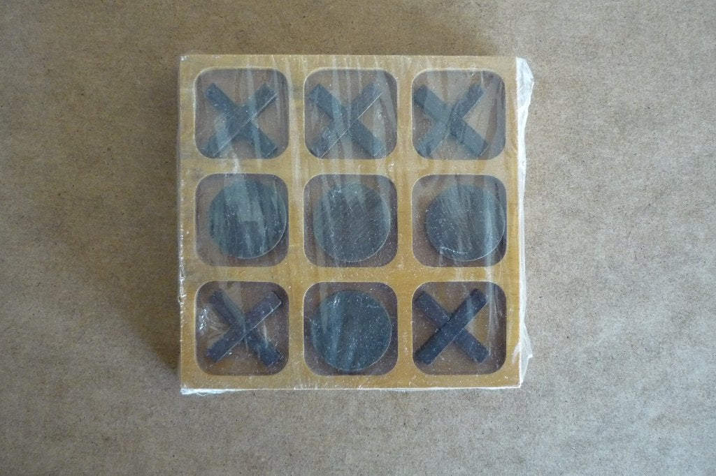 Hout / Houten '' Tic Tac Toe '' (Boter-Kaas-Eieren) spel, Een of twee spelers, Ophalen, Gebruikt