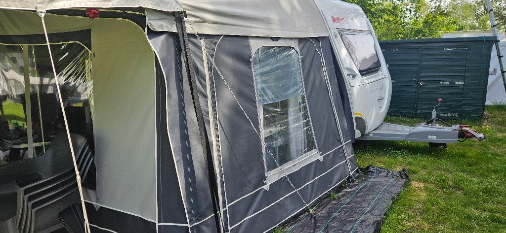 Foto 13 van Dethleffs caravan Lifestyle (Queensizebed, mover, tenten)