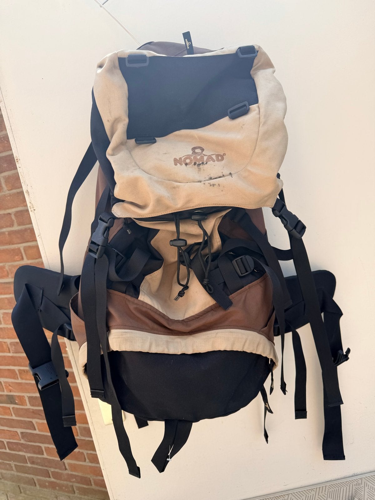Nomad Trekking Rugzak 30L met Regenhoes - Gebruikt, 45 tot 60 cm, Nomad, Gebruikt, Ophalen of Verzenden