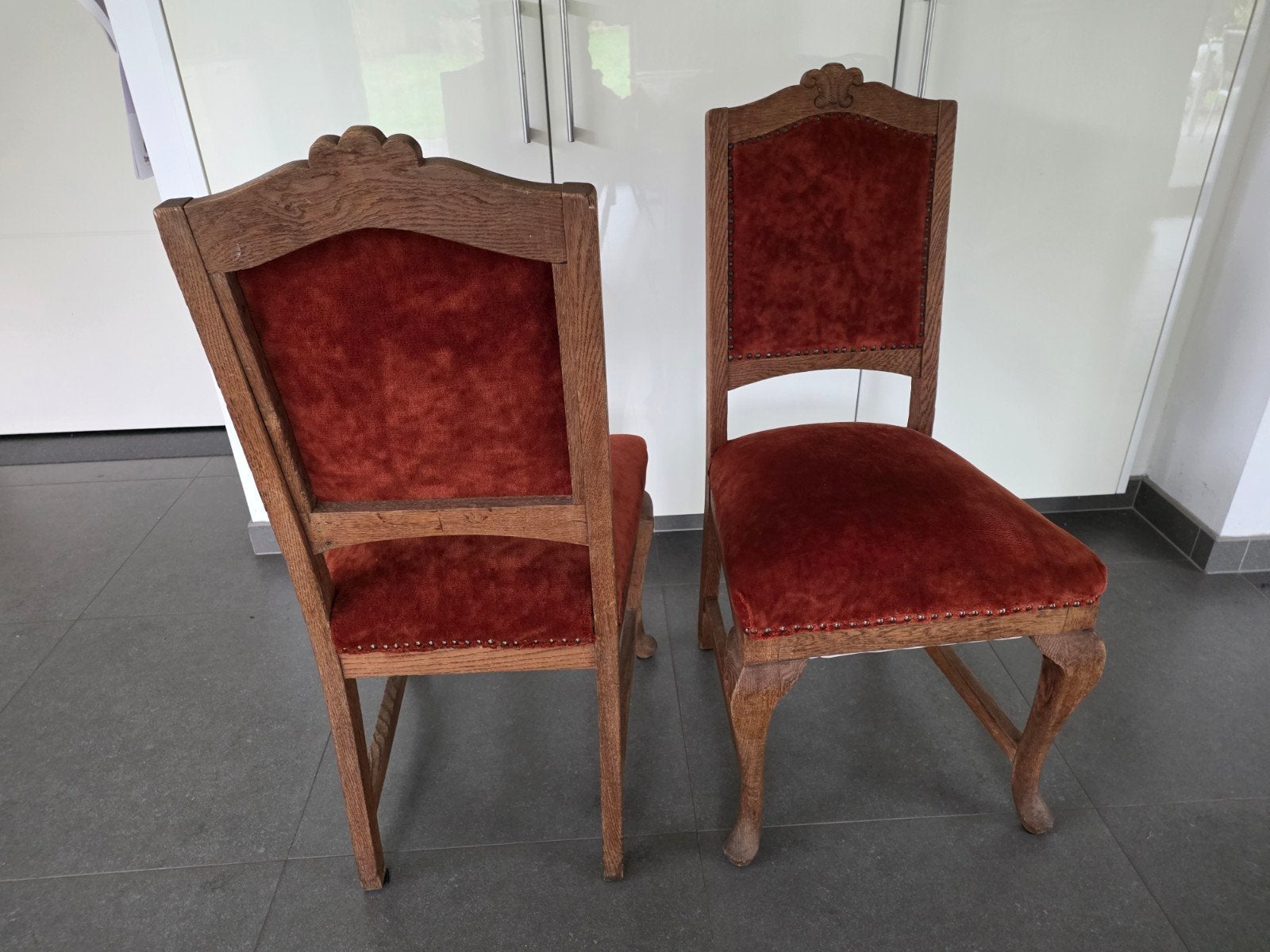 2 eiken houten stoelen met nieuwe bekleding, Ophalen, Hout, Gebruikt, Twee