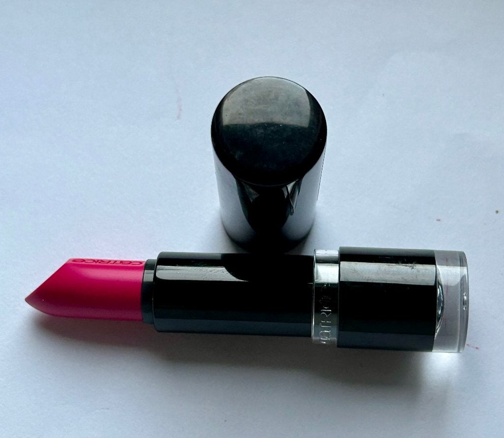 Catrice Ultimate Colour Lipstick., Nieuw, Ophalen of Verzenden, Make-up, Overige kleuren