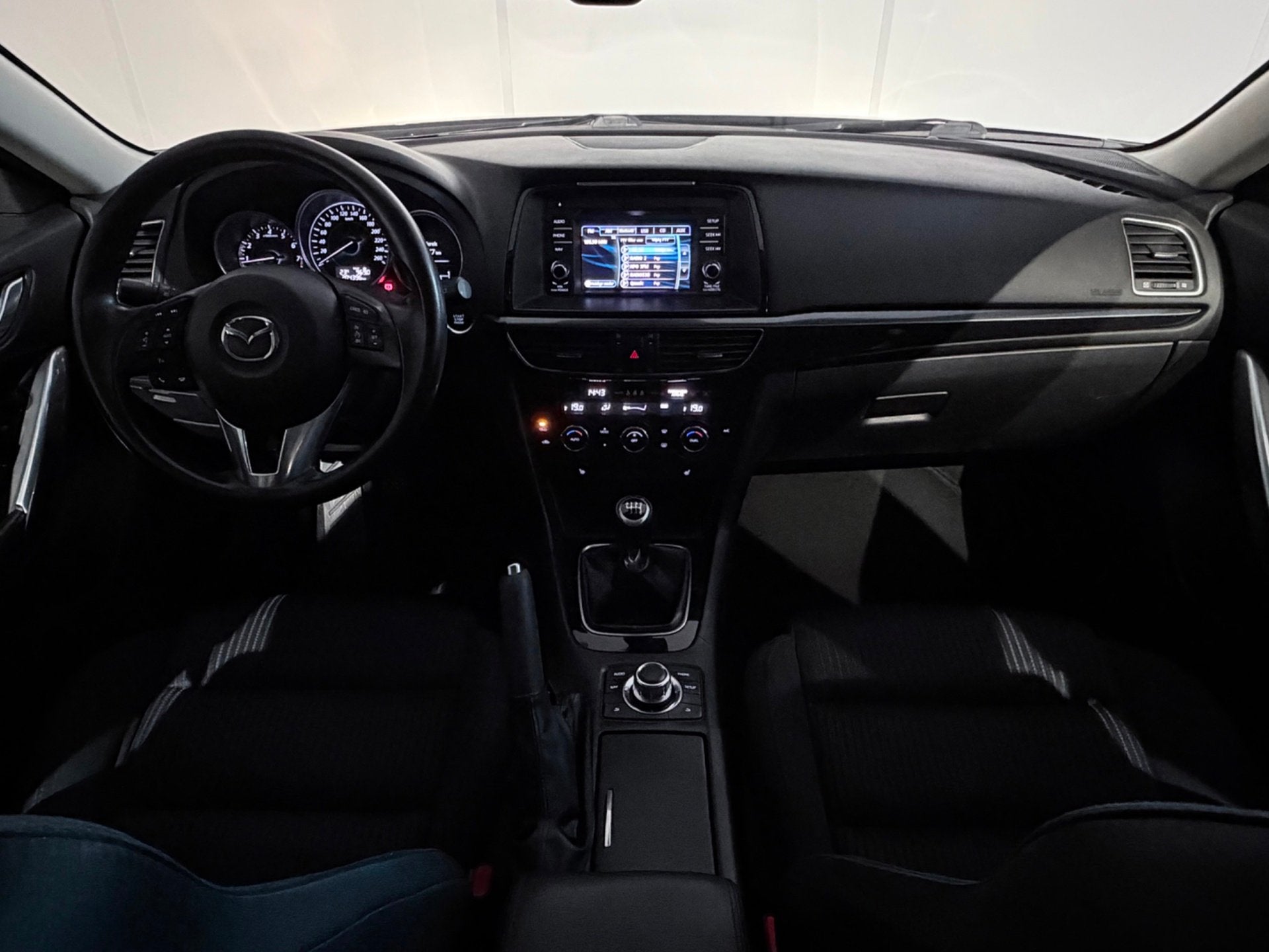 Mazda 6 Sportbreak 2.0 TS /Clima/Cruise/Stoelverw/Trekhaak/K, Auto's, Mazda, Stof, Gebruikt, 680 kg, Handgeschakeld