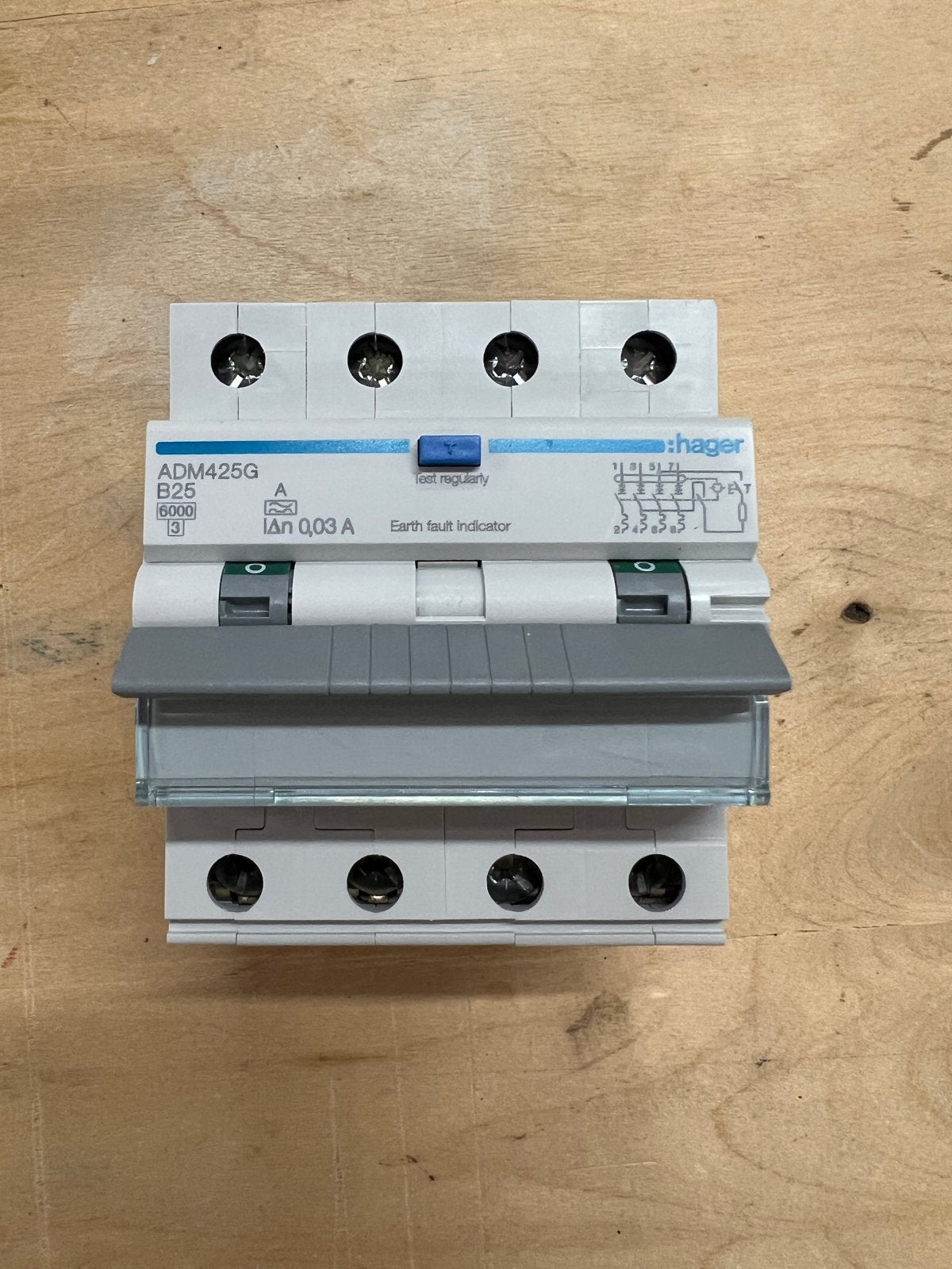 Hager ADM425G B25 Aardlekautomaat 0,03A, Ophalen of Verzenden, Zo goed als nieuw, Hager, Aardlekautomaat