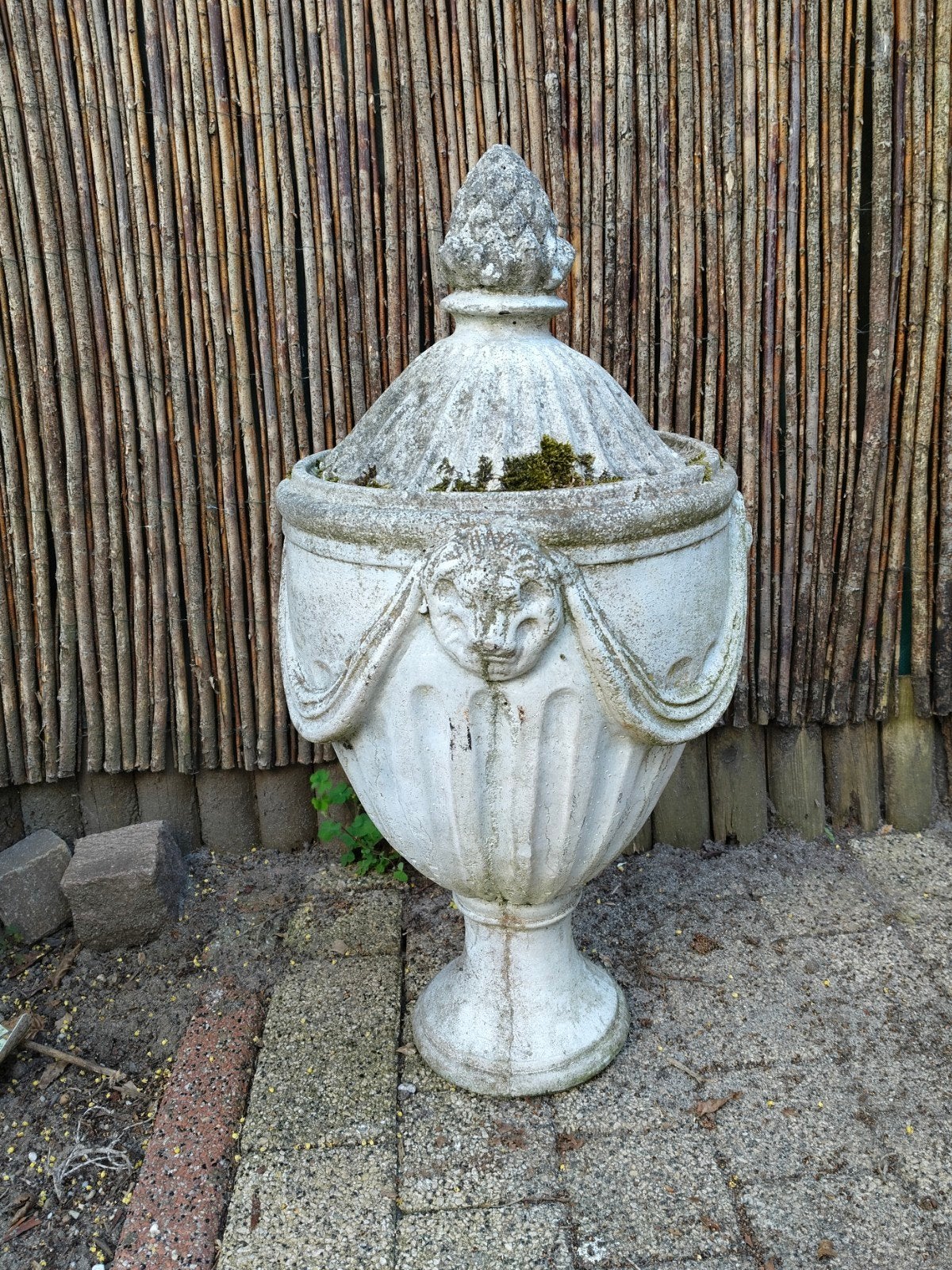 mooi beeld klassieke tuinvaas met losse deksel, Tuin en Terras, Ophalen, Steen
