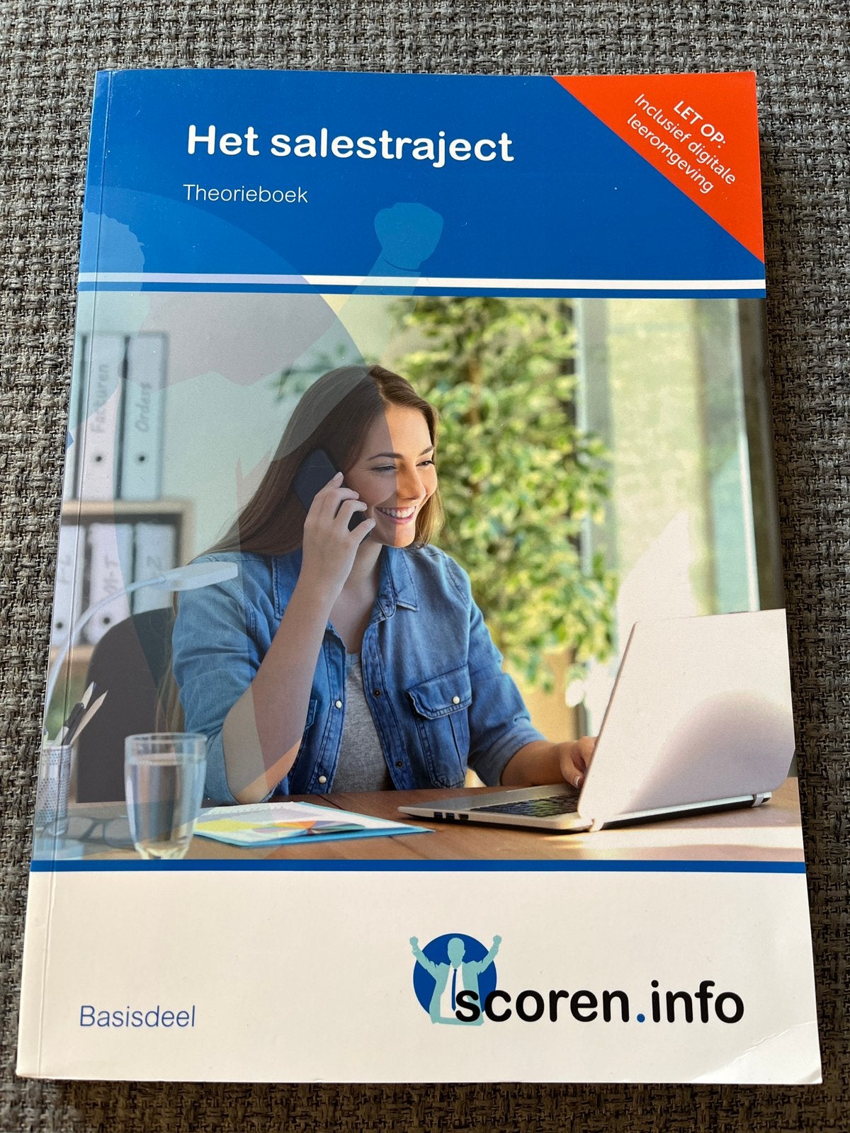 Nieuwstaat! MBO Salestraject handboek/junior accountmanager, Ophalen of Verzenden, Zo goed als nieuw, Overige niveaus