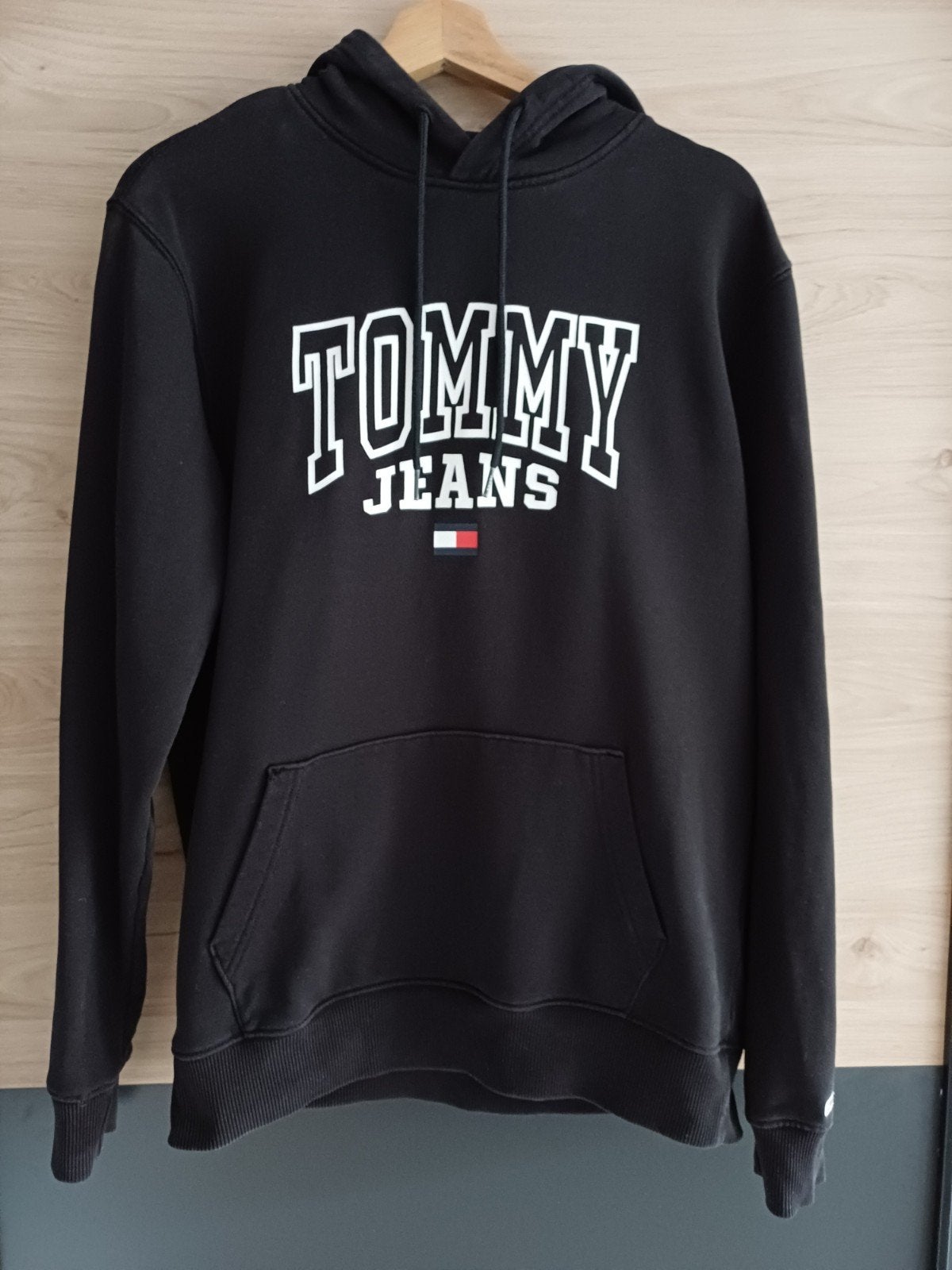 Zwarte Hoodie van Tommy Jeans, Kleding | Heren, Truien en Vesten, Maat 48/50 (M), Zwart, Ophalen of Verzenden, Zo goed als nieuw