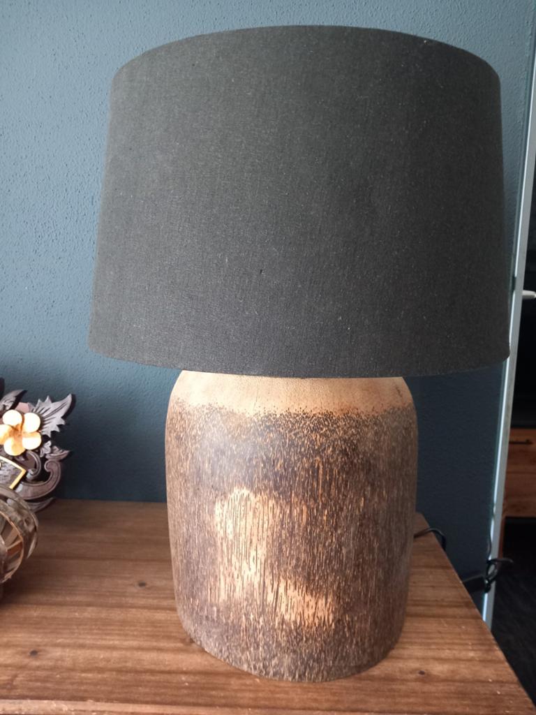 Twee tafellampen gemaakt van palmhout., Ophalen of Verzenden, Hout