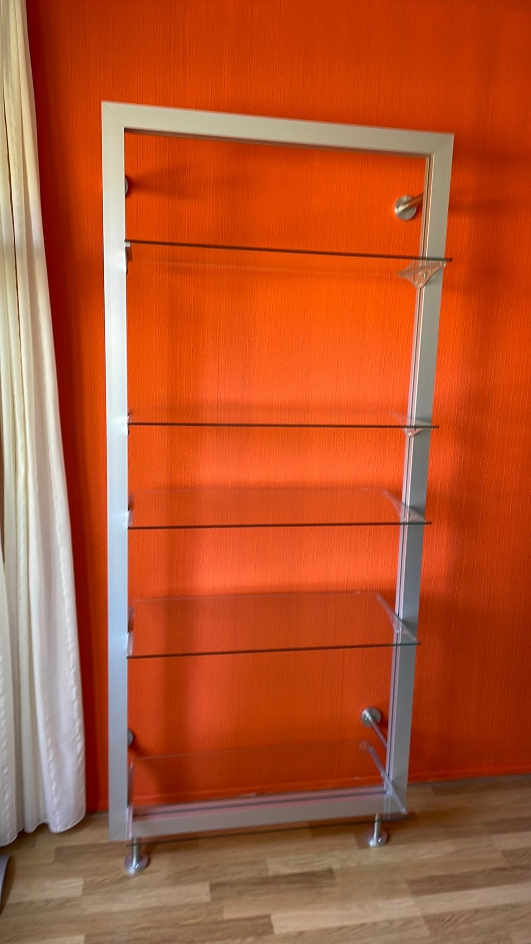 Aluminium/glas wandrek cq vitrinekast, Huis en Inrichting, Kasten | Vitrinekasten, Ophalen, 50 tot 100 cm, 150 tot 200 cm, 25 tot 50 cm