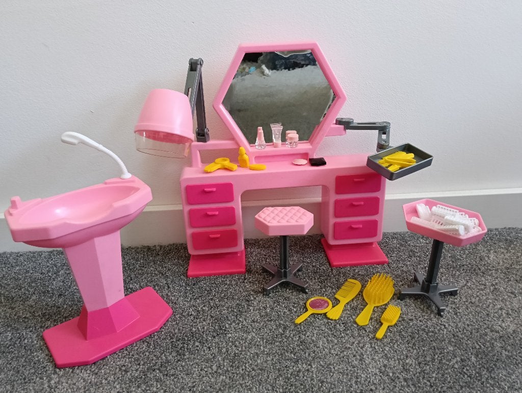 Een vintage kapsalon voor de barbie te koop!, Ophalen, Zo goed als nieuw, Meisje