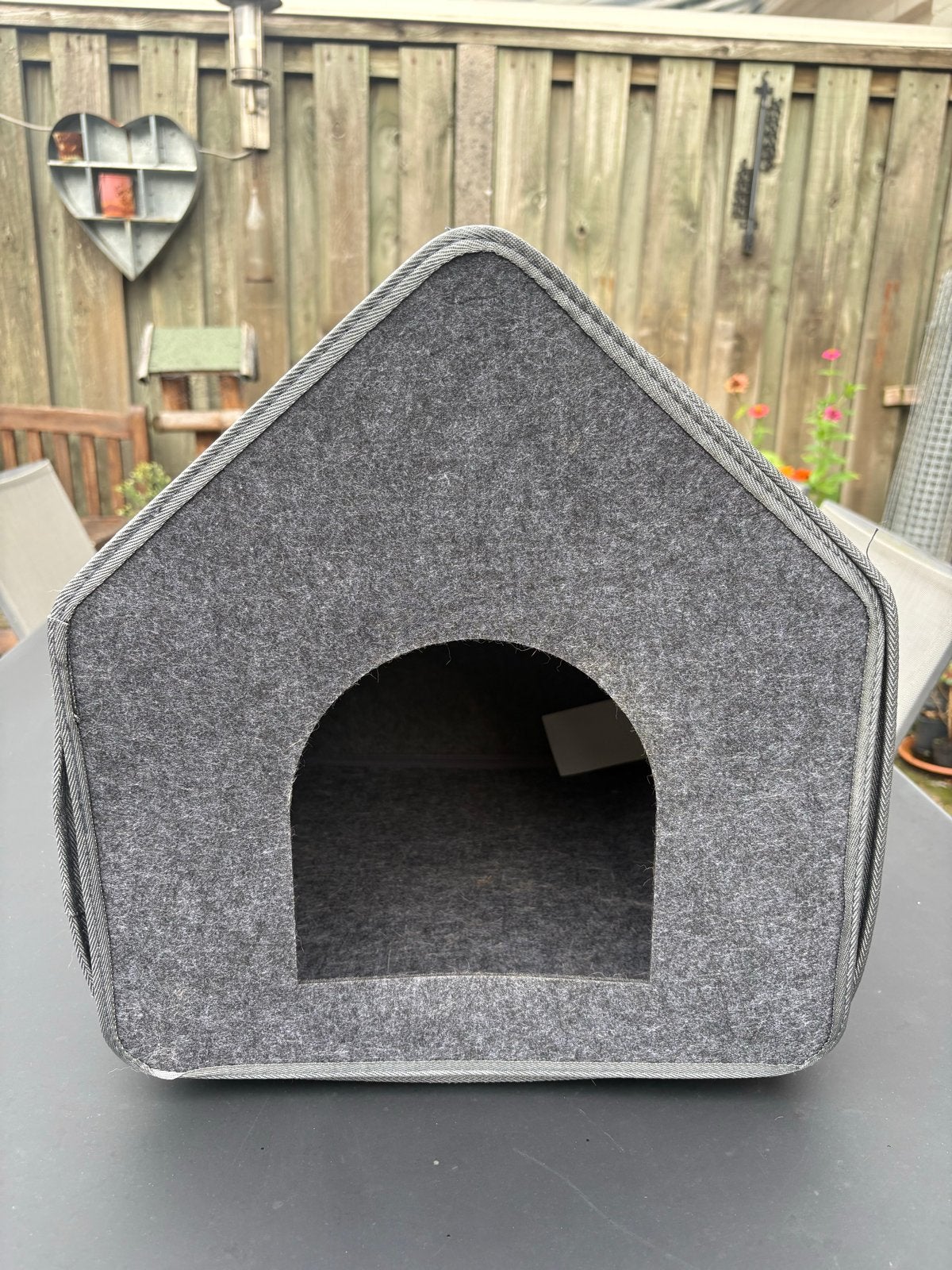 Kattenhuisje van vilt als nieuw 37 x 38 x 40 cm opvouwbaar, Dieren en Toebehoren, Kattenmanden, Ophalen of Verzenden, Zo goed als nieuw