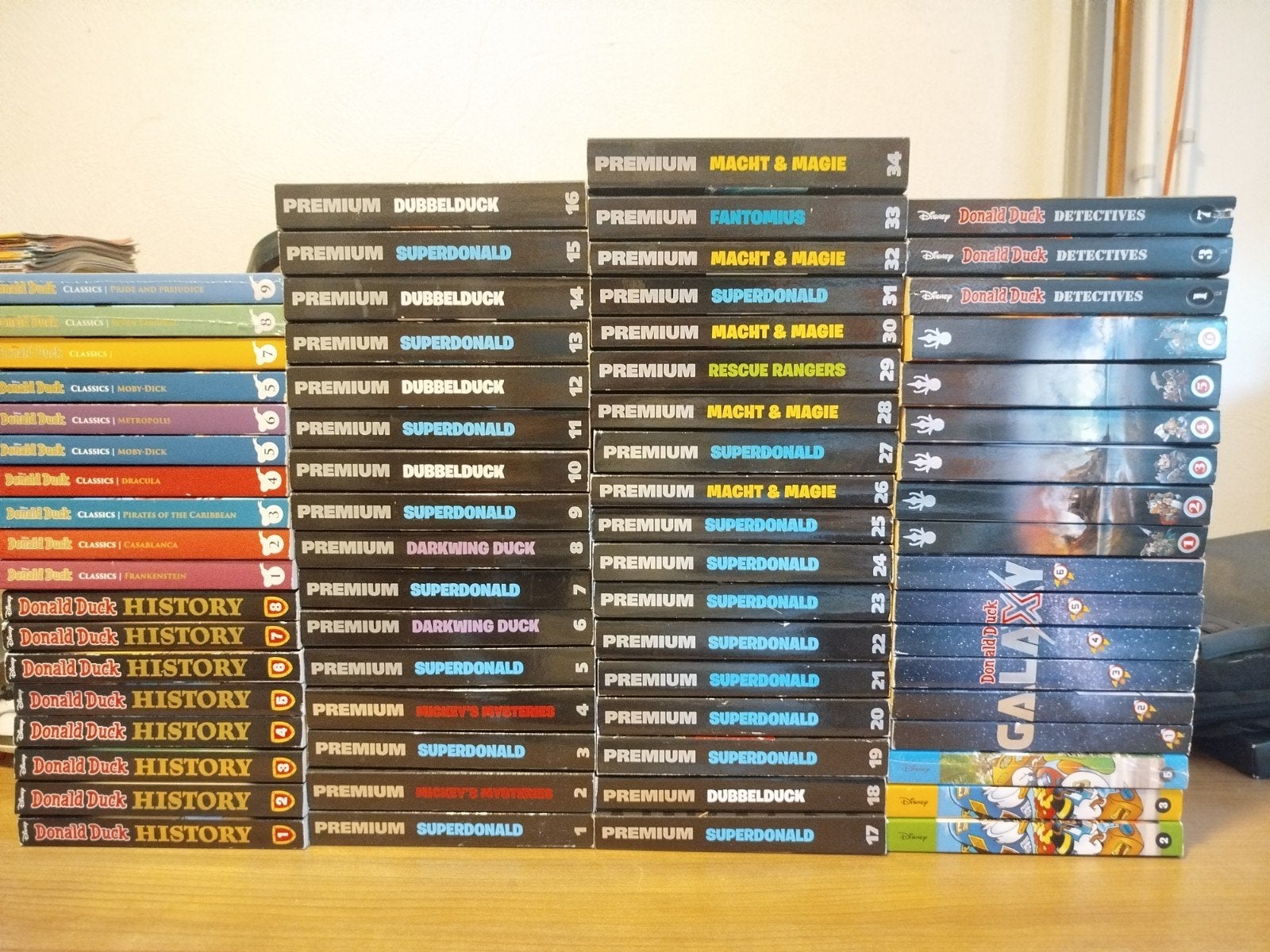 Donald Duck pockets HISTORY GALAXY PREMIUM CLASSICS FANTASY, Meerdere stripboeken, Ophalen of Verzenden, Zo goed als nieuw, Donald Duck