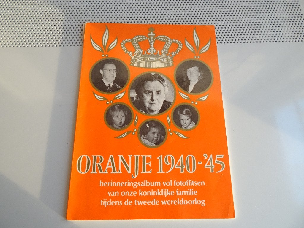 ORANJE 1940-45 66 VERJAARDAG HM KON. JULIANA 30 APR 1975, Verzamelen, Ophalen of Verzenden, Gebruikt, Nederland, Tijdschrift of Boek