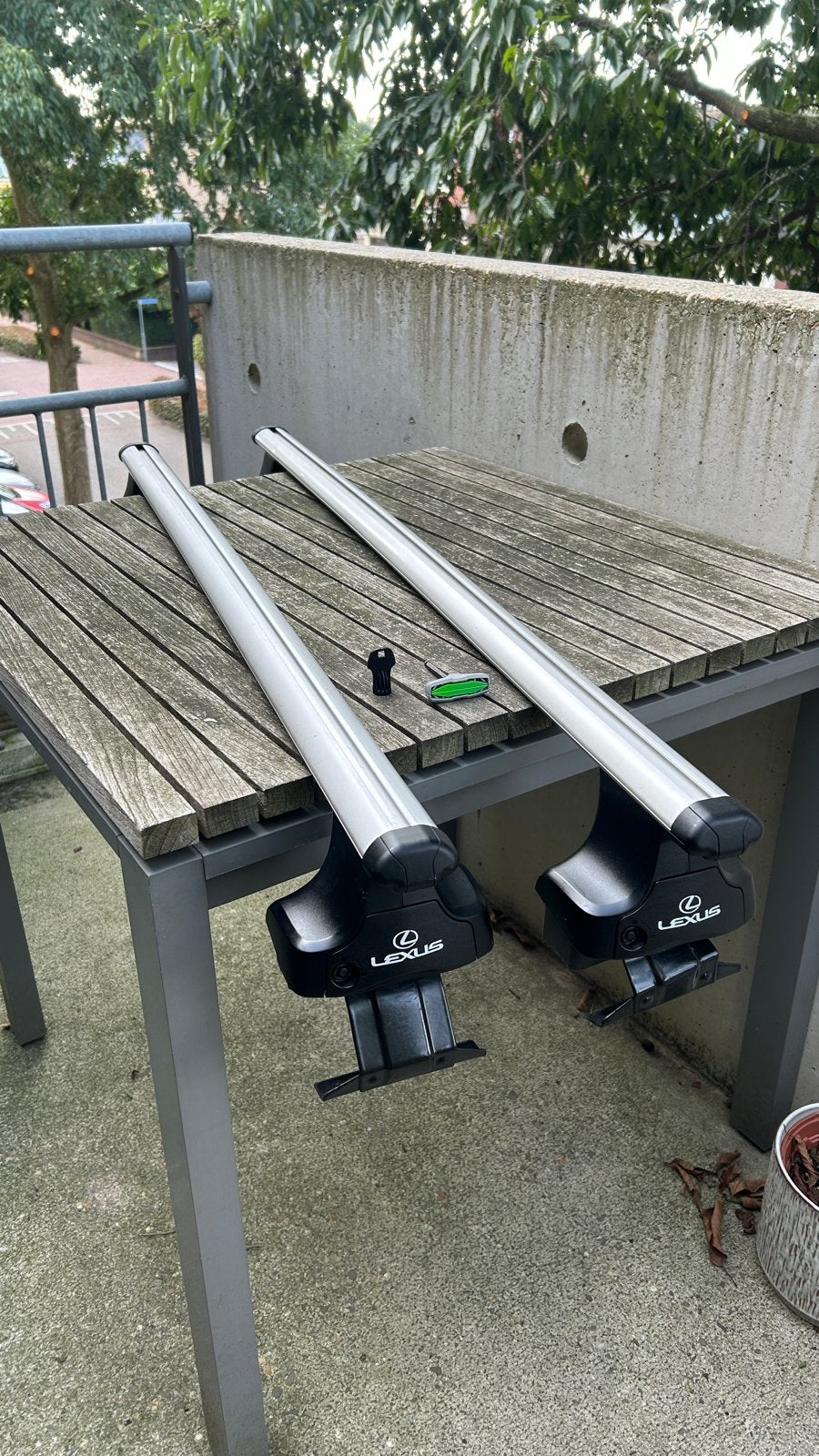 Thule Dakrails voor Lexus IS300H (vanaf 2012), Ophalen, Gebruikt