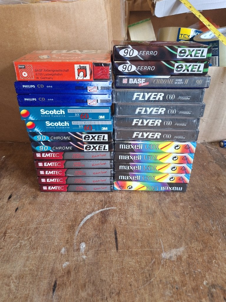 Vintage 24x lege muziek cassettes gesealed nieuw, Ophalen of Verzenden, Nieuw in verpakking, Overige genres, 2 t/m 25 bandjes