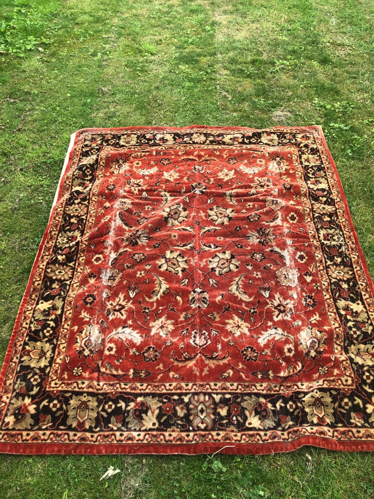 Vintage Tafelkleed 133x165 cm - Rood met bloemmotief, Gebruikt, 100 tot 150 cm, Ophalen of Verzenden, 150 tot 200 cm