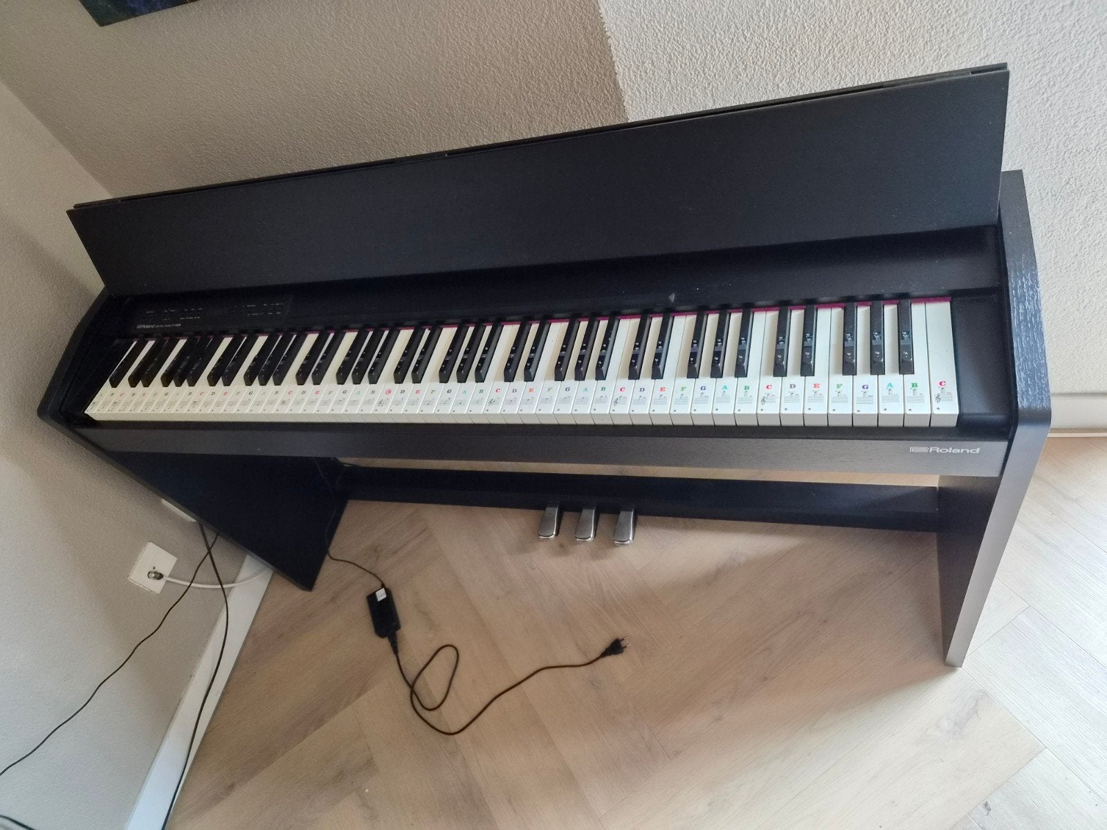 Roland F-140R Digitale Piano met Pianobank, Ophalen, Zwart, Digitaal, Zo goed als nieuw