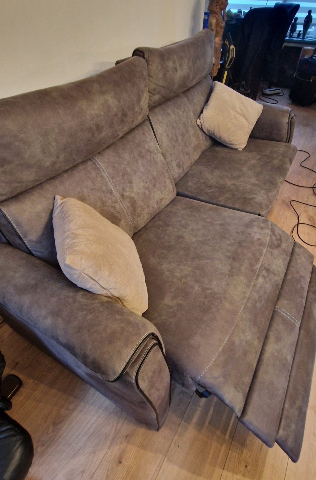 Comfortabele bank en fauteuil met relaxfunctie, Huis en Inrichting, Banken | Bankstellen, Ophalen, Gebruikt, Driepersoons, 75 tot 100 cm