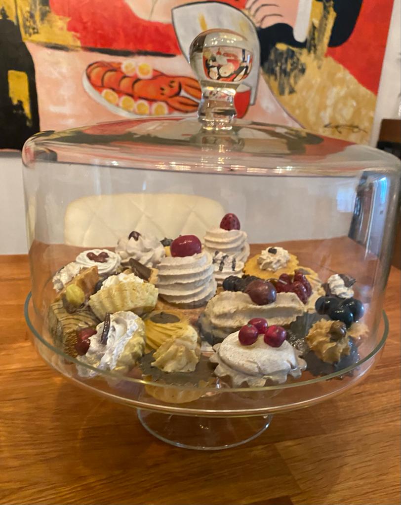 34 stuks zeer mooie nep pateserie/gebakjes, Huis en Inrichting, Woonaccessoires | Overige, Ophalen of Verzenden, Zo goed als nieuw
