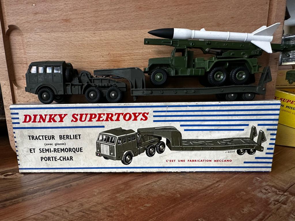 Dinky toys tracteur berliet militair, Hobby en Vrije tijd, Ophalen of Verzenden, Nieuw, Auto, Dinky Toys