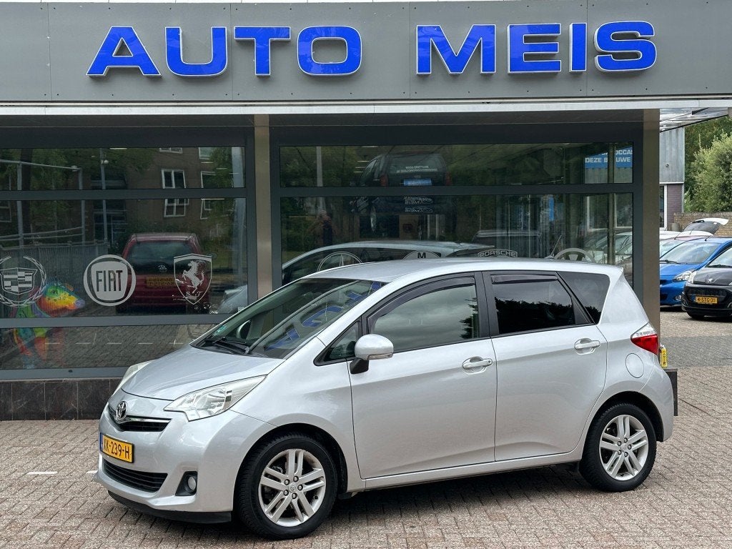 Toyota VERSO-S 1.3 VVT-I Dynamic Automaat Camera, Auto's, Toyota, Automaat, Gebruikt, 4 cilinders, 1329 cc