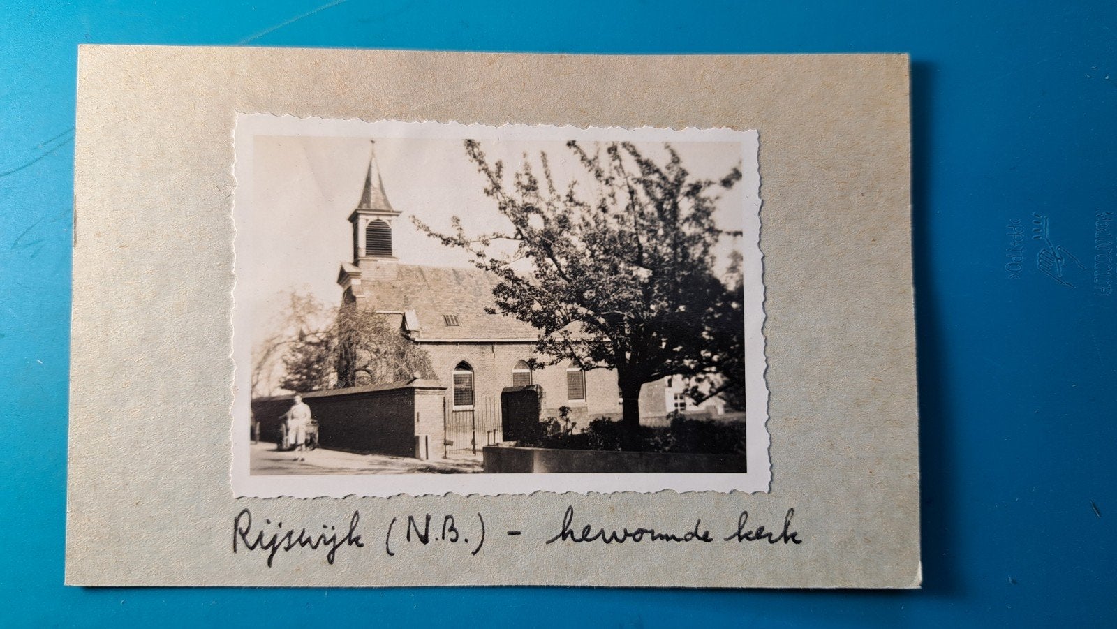 Rijswijk (NB) . Foto kerk op kaart geplakt, Ophalen of Verzenden, 1940 tot 1960, Ongelopen, Noord-Brabant