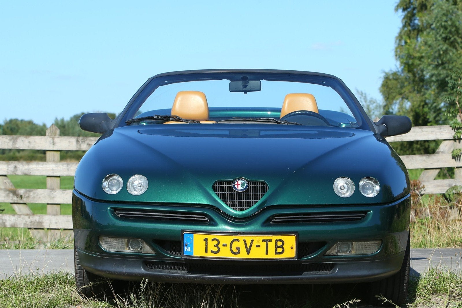 alfa spider 916 maar 60k naar motor revisie. met nieuw dak., Voorwielaandrijving, Beige, Spider, Leder