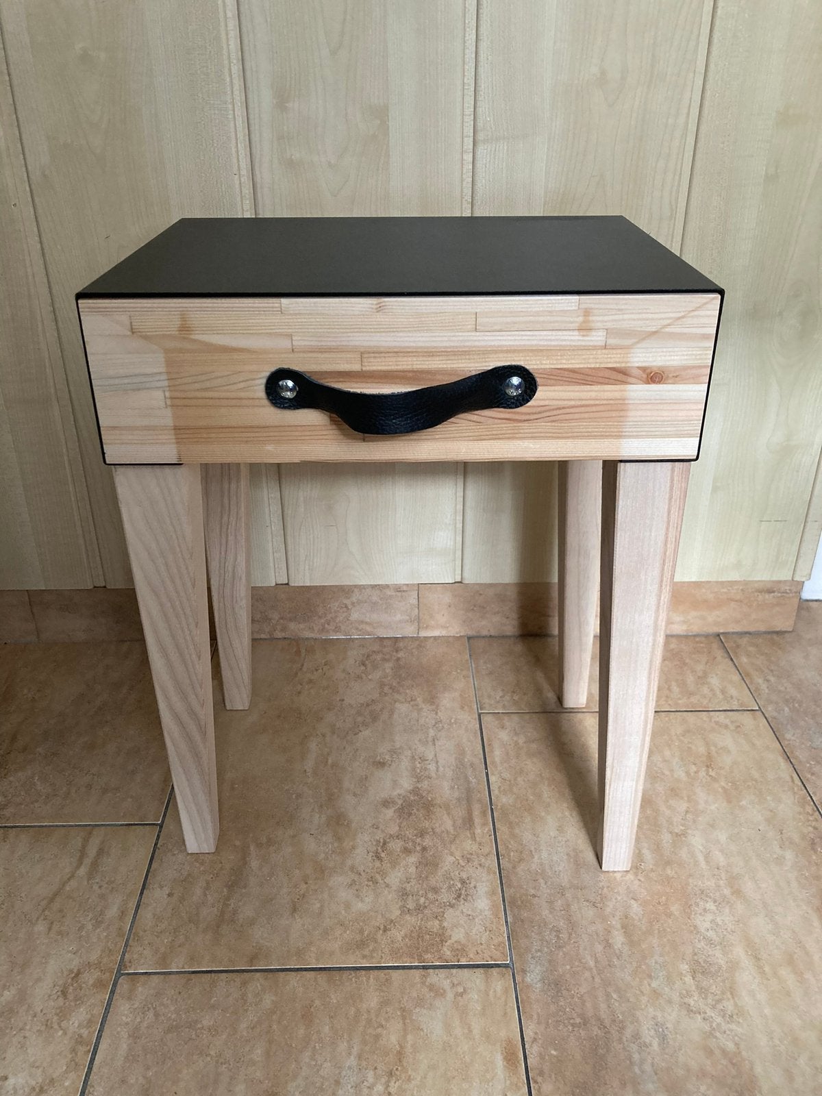 Coldkees  Nachtkastje/bijzettafeltje niet gebruikt, Ophalen of Verzenden, Zo goed als nieuw, Minder dan 45 cm, 55 tot 70 cm