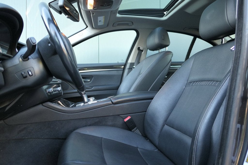 BMW 5-serie 528i High Executive Schuifdak Memory Stuurverwar, Auto's, BMW, Automaat, Euro 5, Achterwielaandrijving, 4 cilinders