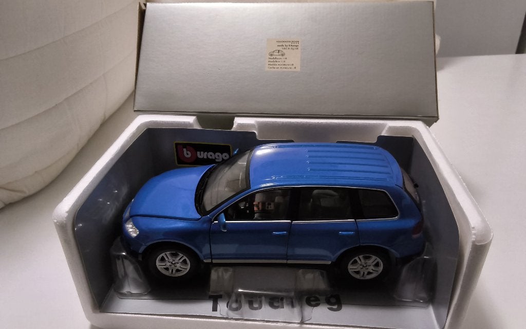 1/18 VW Touareg ( Volkswagen ), Hobby en Vrije tijd, Ophalen of Verzenden, Zo goed als nieuw, Auto, Bburago