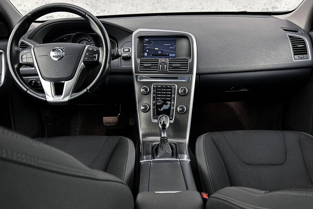 Volvo XC60 2.0 D4 164 PK Momentum | Trekhaak | Navigatie | H, Auto's, Volvo, Euro 5, Stof, Gebruikt, 1984 cc