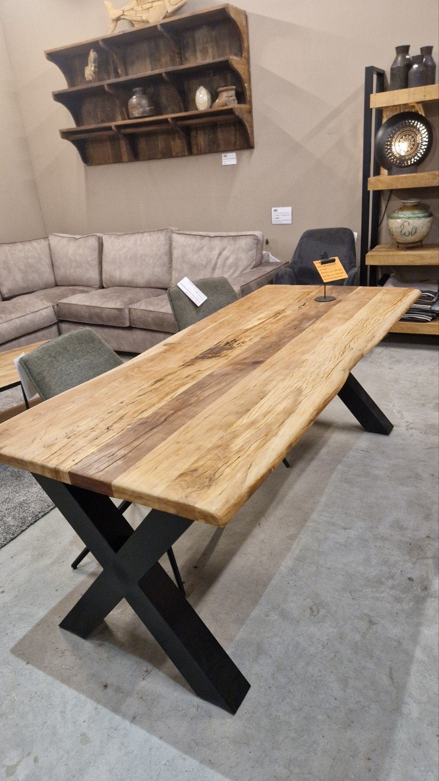 SALE‼️ suar houten boomstamtafel, 100 tot 150 cm, Vijf personen of meer, Industrieel, Modern, Landelijk, Rechthoekig