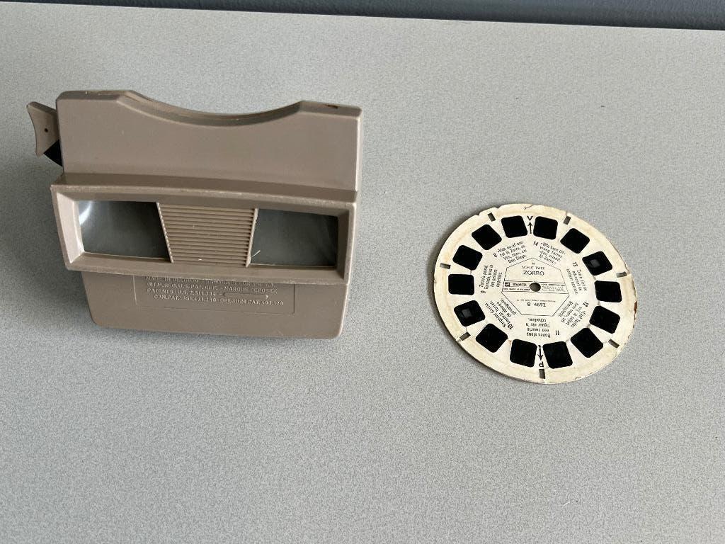 Sawyer’s View-Master Viewer met Zorro schijf nr twee, Ophalen