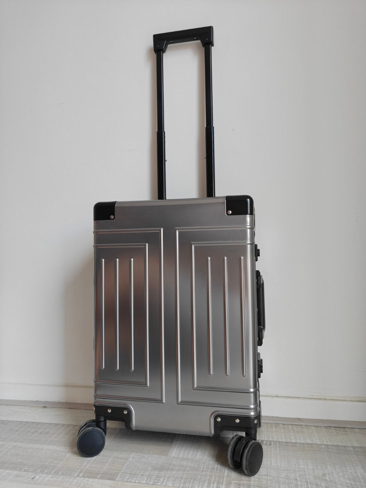 Nieuwe Aluminium reiskoffer S premium handbagage rimowa look, Sieraden, Tassen en Uiterlijk, Koffers, Wieltjes, 50 tot 60 cm, Nieuw