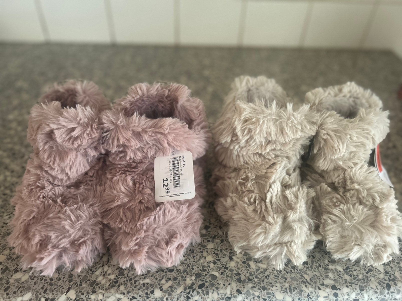 Kinder pantoffels verschillende maten nieuw, Ophalen of Verzenden, Zo goed als nieuw, Meisje