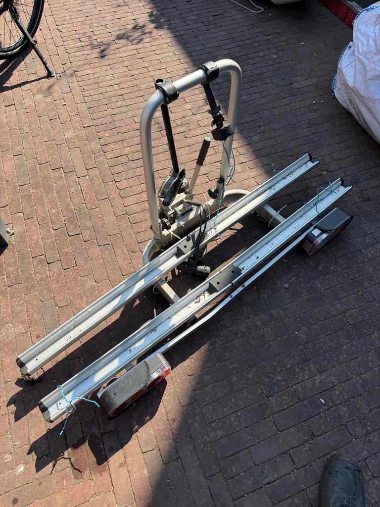 Gebruikte fietsendrager, Auto diversen, Fietsendragers, Zo goed als nieuw, Trekhaakdrager, 2 fietsen, Ophalen
