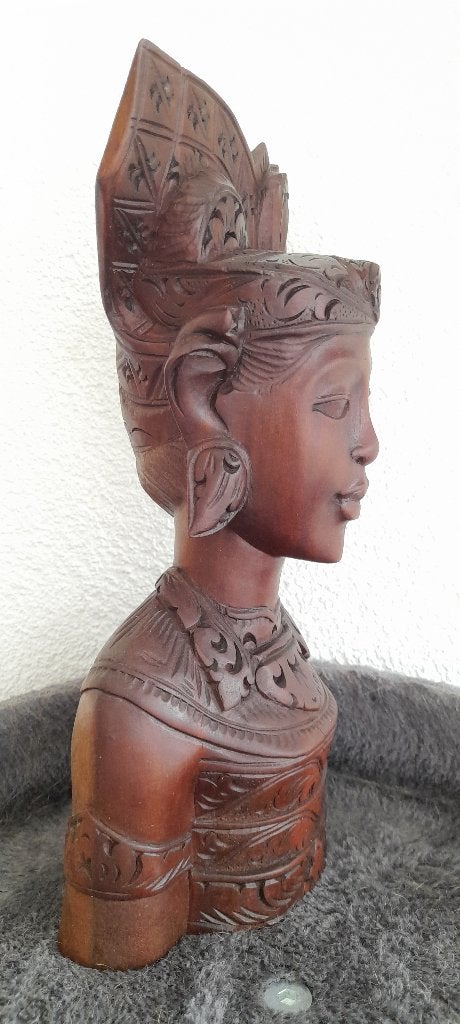 traditionele handgesneden buste Bali 1960 27 cm, Antiek en Kunst, Verzenden