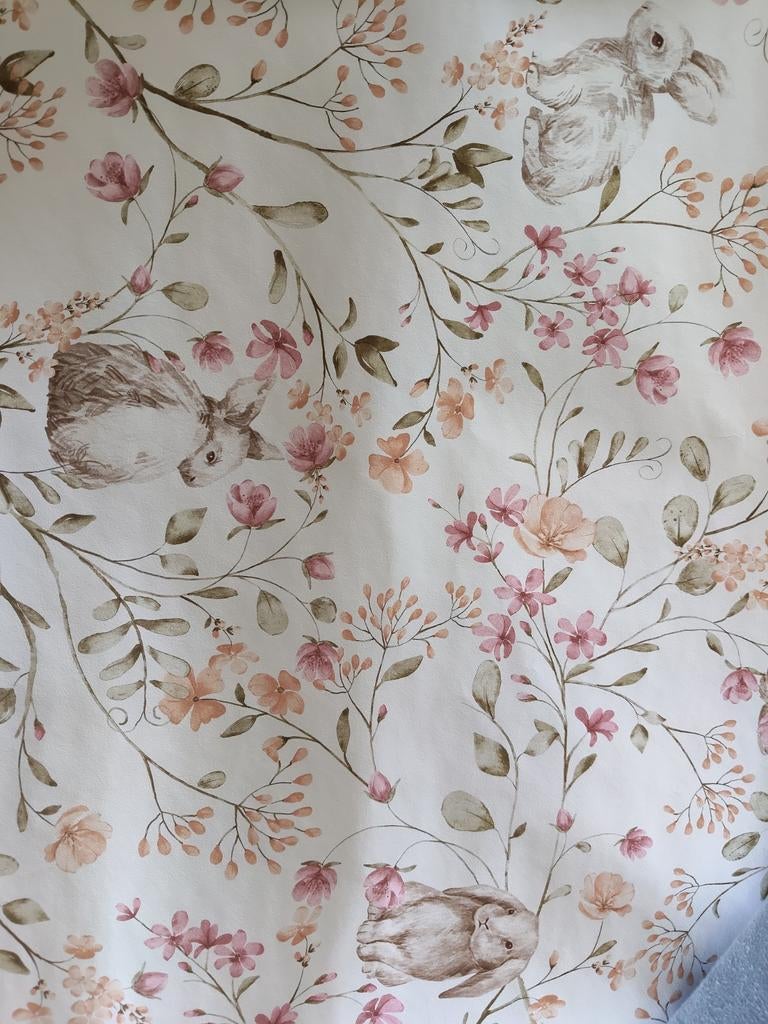 2 rollen Esta Home behang met konijntjes en bloemen, Ophalen of Verzenden, Minder dan 10 m², Groen, Kinderlijk, Vrolijk, Bloemen, Dieren
