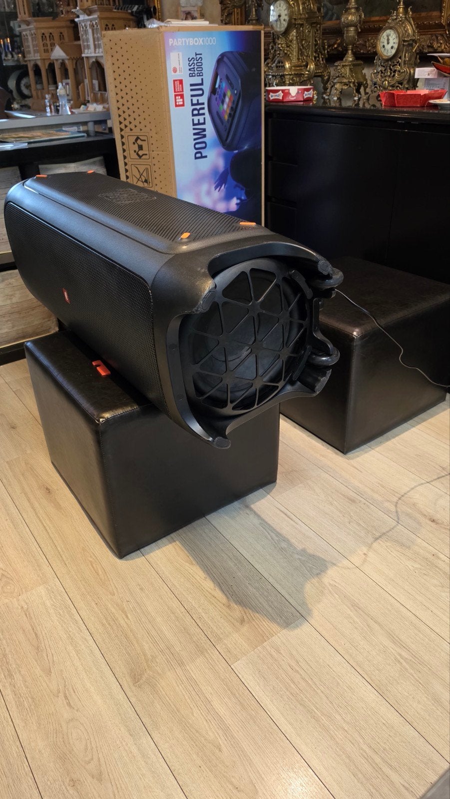 Foto 7 van JBL PartyBox 1000watt Krachtige Party Speaker met Lichteffec
