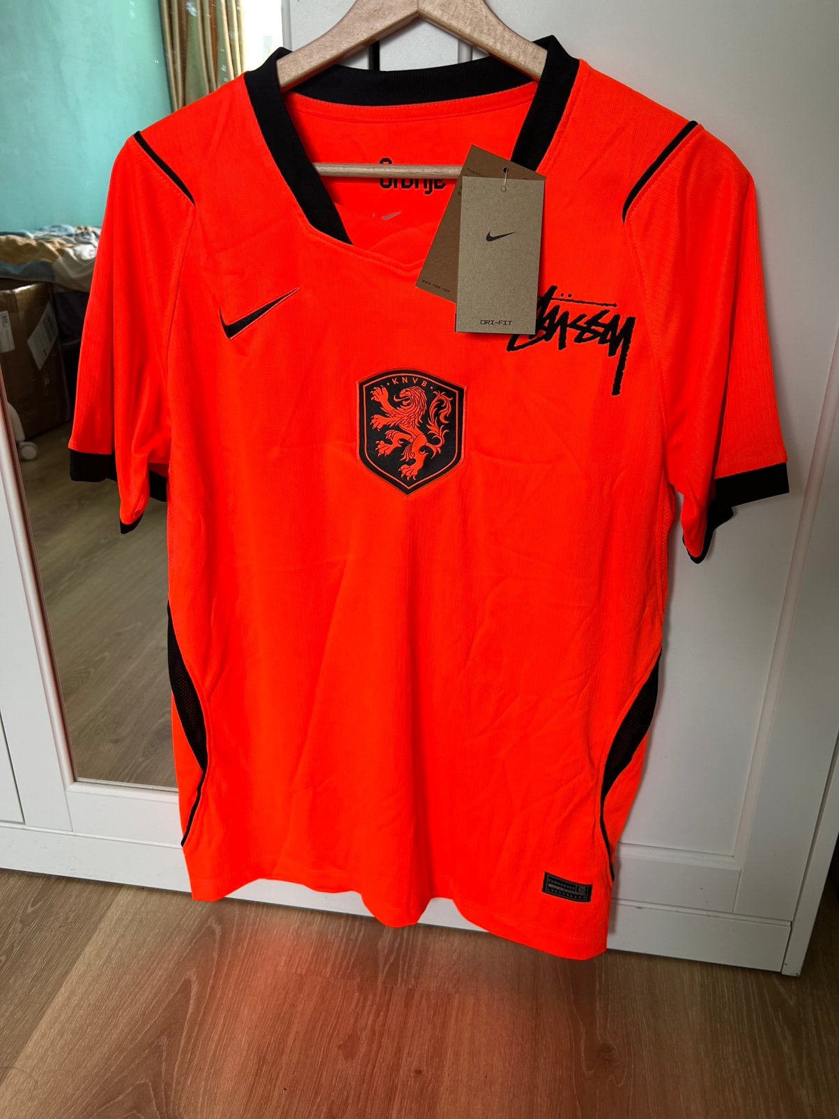 Nederlands elftal thuisshirt WK 2026 Stüssy  Maat S, Nieuw, Oranje, Ophalen of Verzenden, Nike