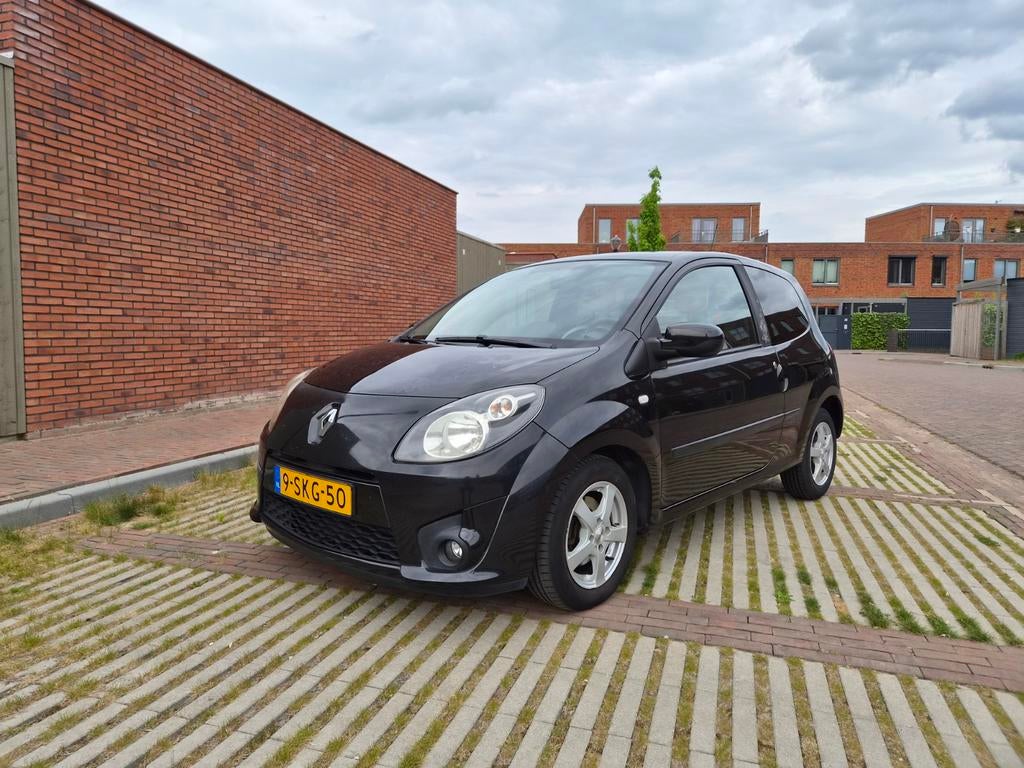 Renault Twingo Miss Sixty 2011 Zwart 99.836 KM (14 Mnd APK), Auto's, Renault, Voorwielaandrijving, Twingo, 31 €/maand, 4 cilinders