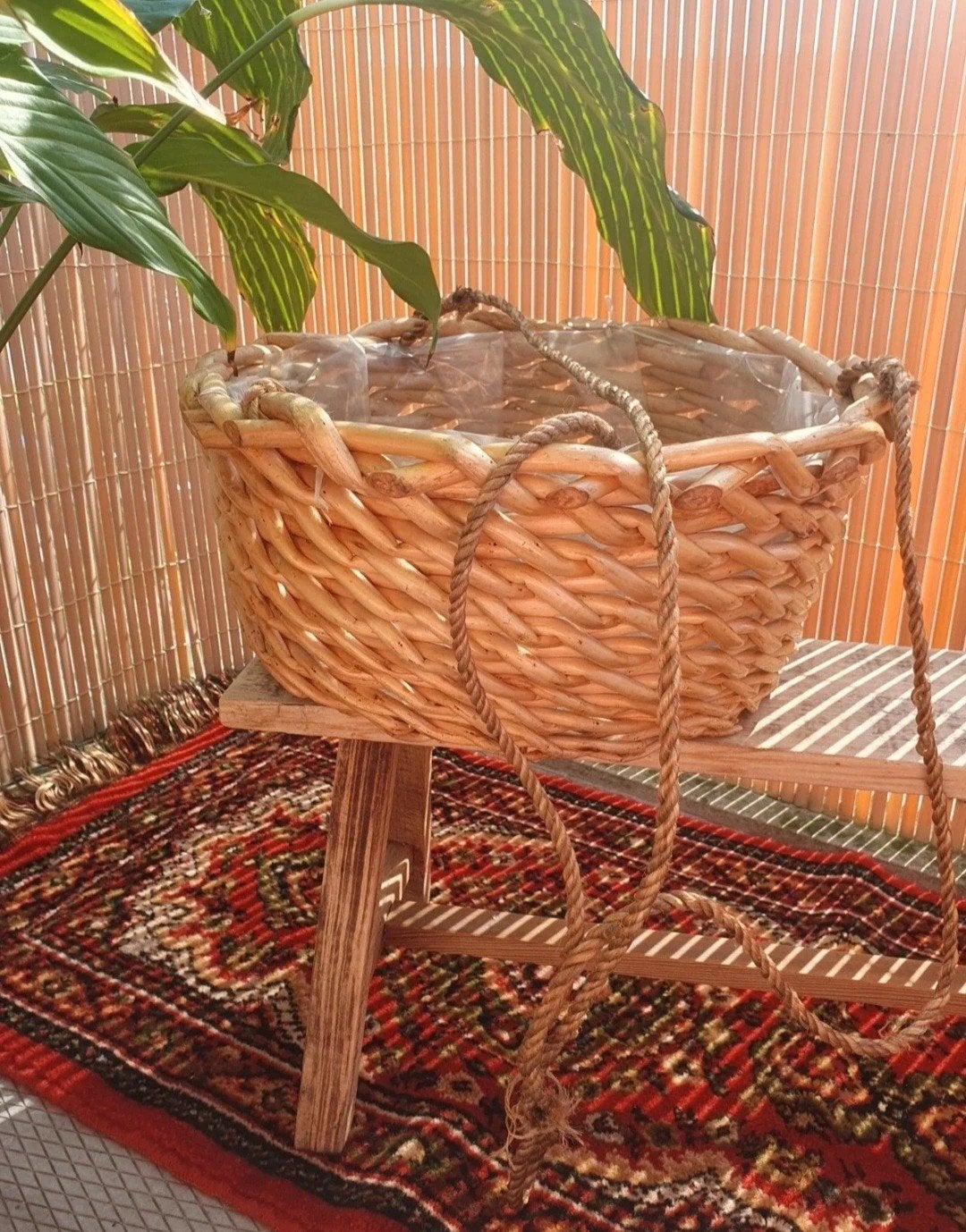 manden en rotan woonaccesoires, Ophalen, Rond, Riet
