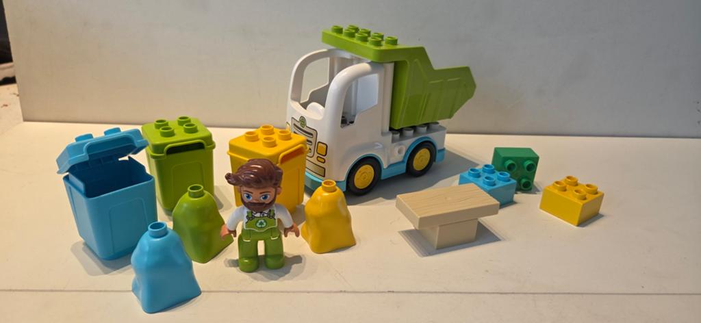 Lego duplo 10945-vuilniswagen en recycling -bijna compleet, Ophalen of Verzenden, Zo goed als nieuw, Duplo