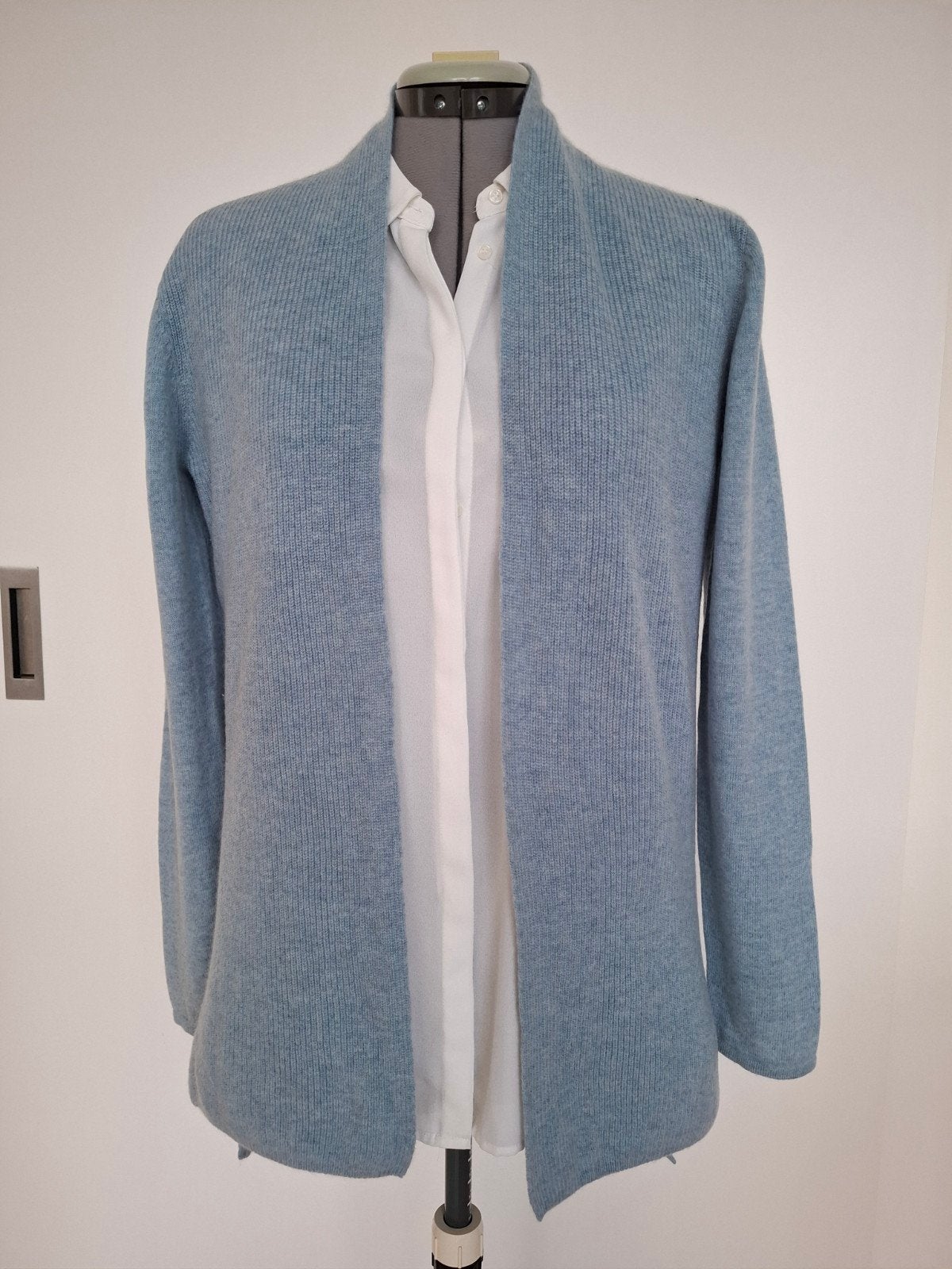 Prachtig vest van wol en cashmere, Blauw, Ophalen of Verzenden, Zo goed als nieuw, Maat 36 (S)