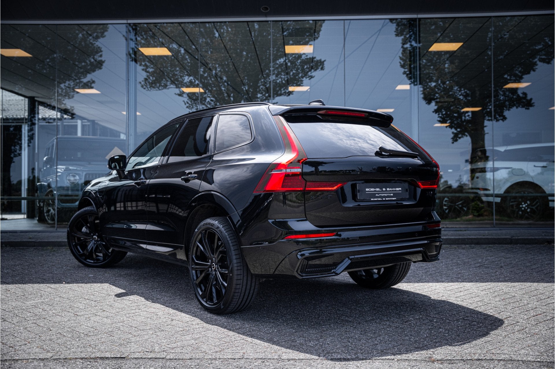 Volvo XC60 T6 Recharge AWD Ultra Black Edition * Facelift *, Automaat, Gebruikt, Zwart, Zwart