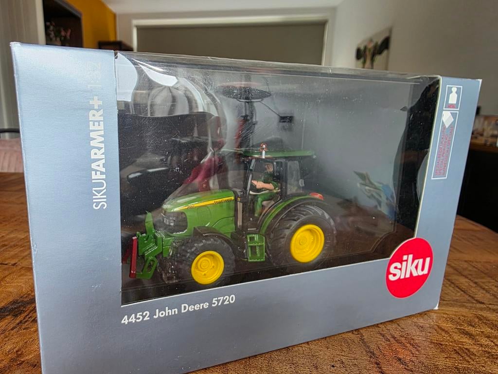Siku Farmer John Deere 5720 modeltractor 1:32, Ophalen of Verzenden, Zo goed als nieuw, Tractor of Landbouw, SIKU