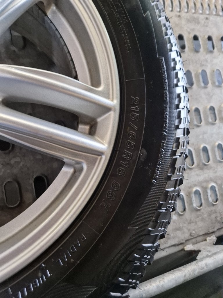 Foto 6 van 16-inch RC-Design RC27 4 stuks velgen incl. A/T banden