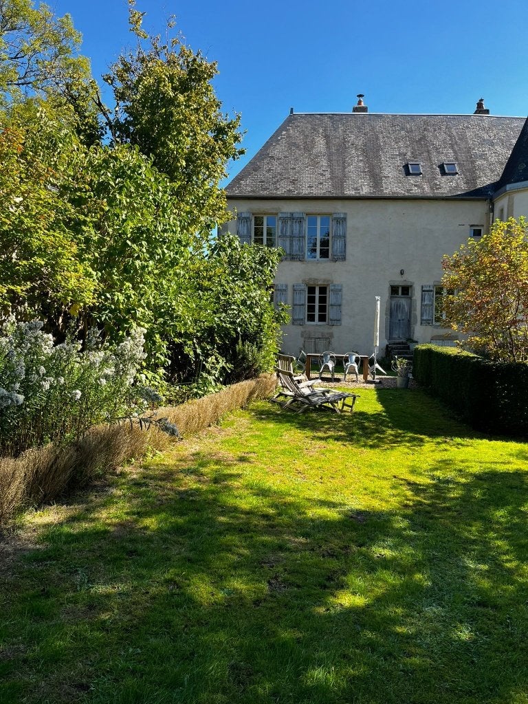 Vakantiewoningen te huur Morvan Frankrijk Chateau (zwembad), 5 personen, Open haard, 2 slaapkamers, Overige typen