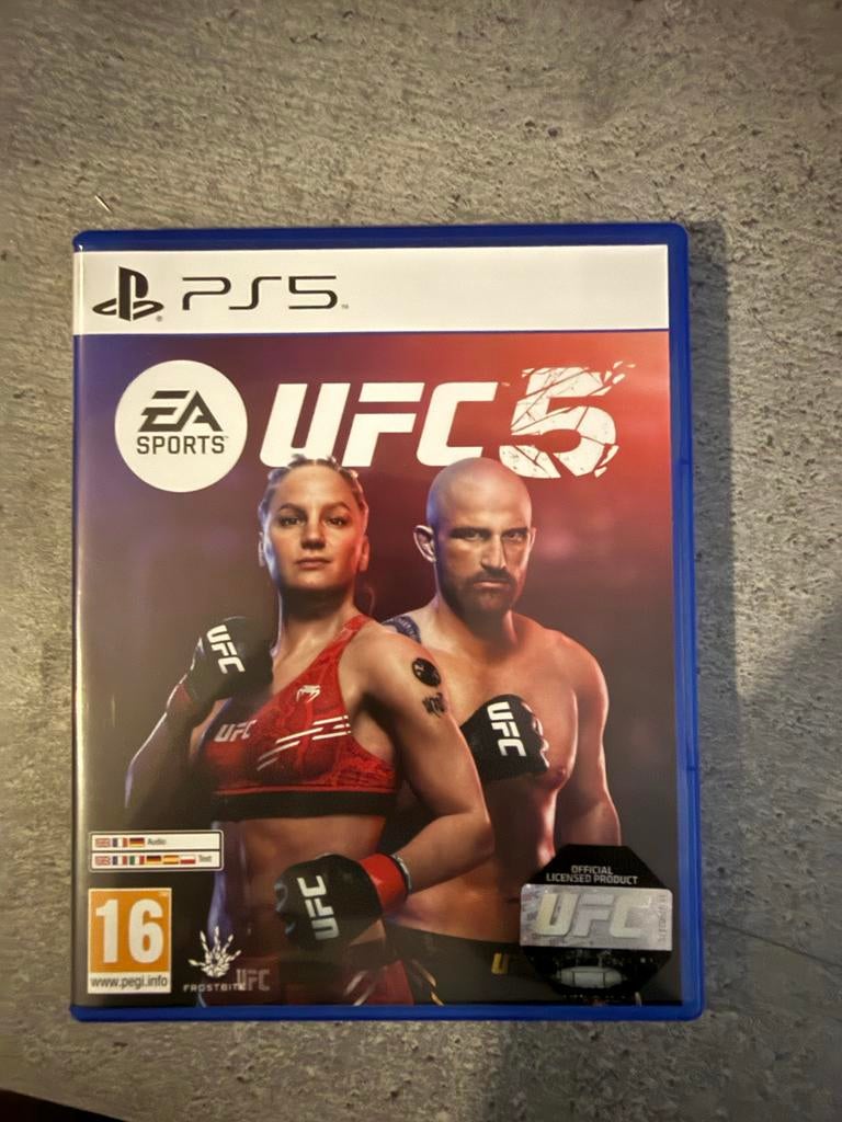 EA Sports UFC 5 PS5 - Zo goed als nieuw, Spelcomputers en Games, Games | Sony PlayStation 5, Vechten, 2 spelers, Eén computer