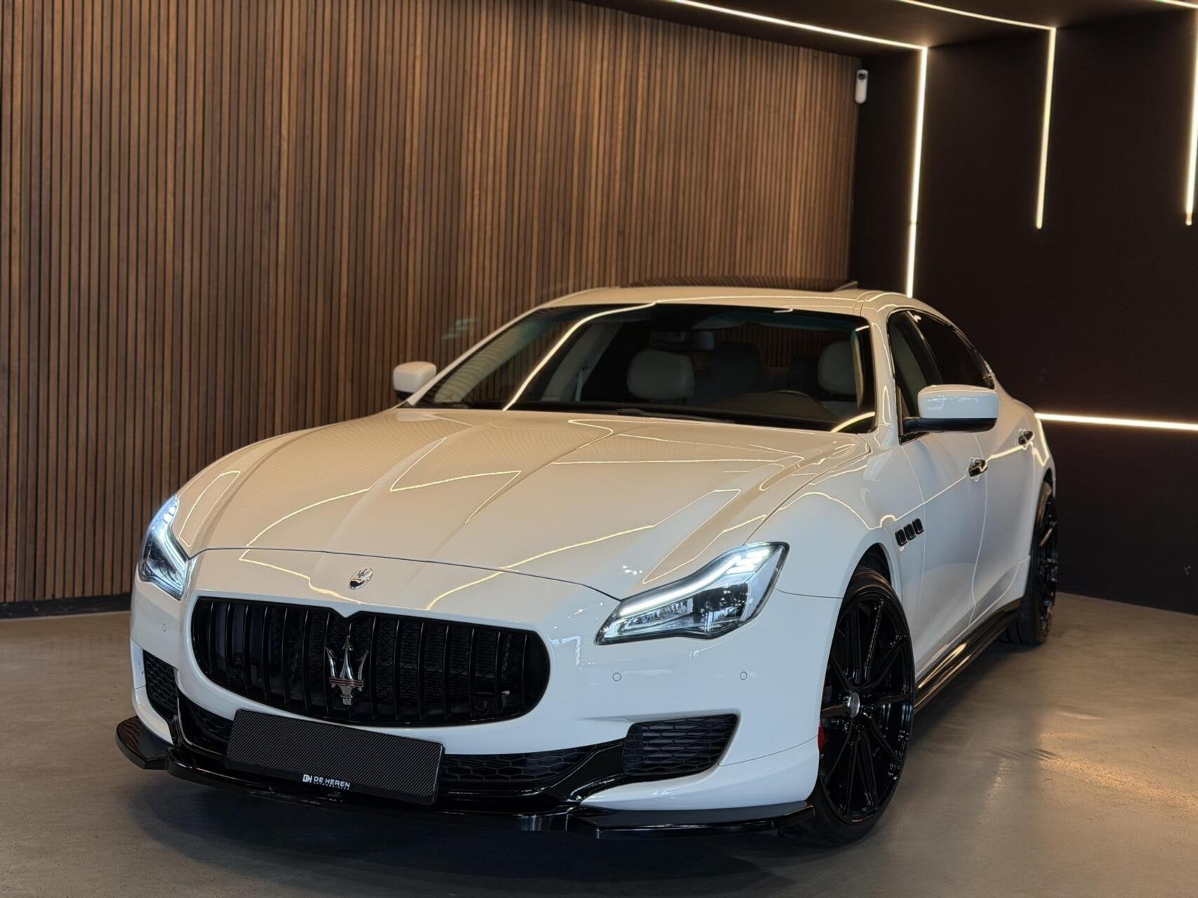 Foto 42 van Maserati Quattroporte 3.8 GTS V8|Pano|Vossen|Maxton|B&W|22"